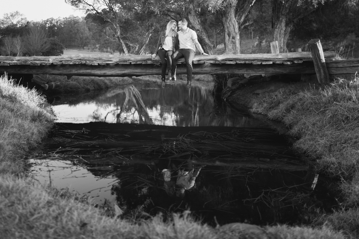 009_cute couple on bridge in wollombi for engagement photography