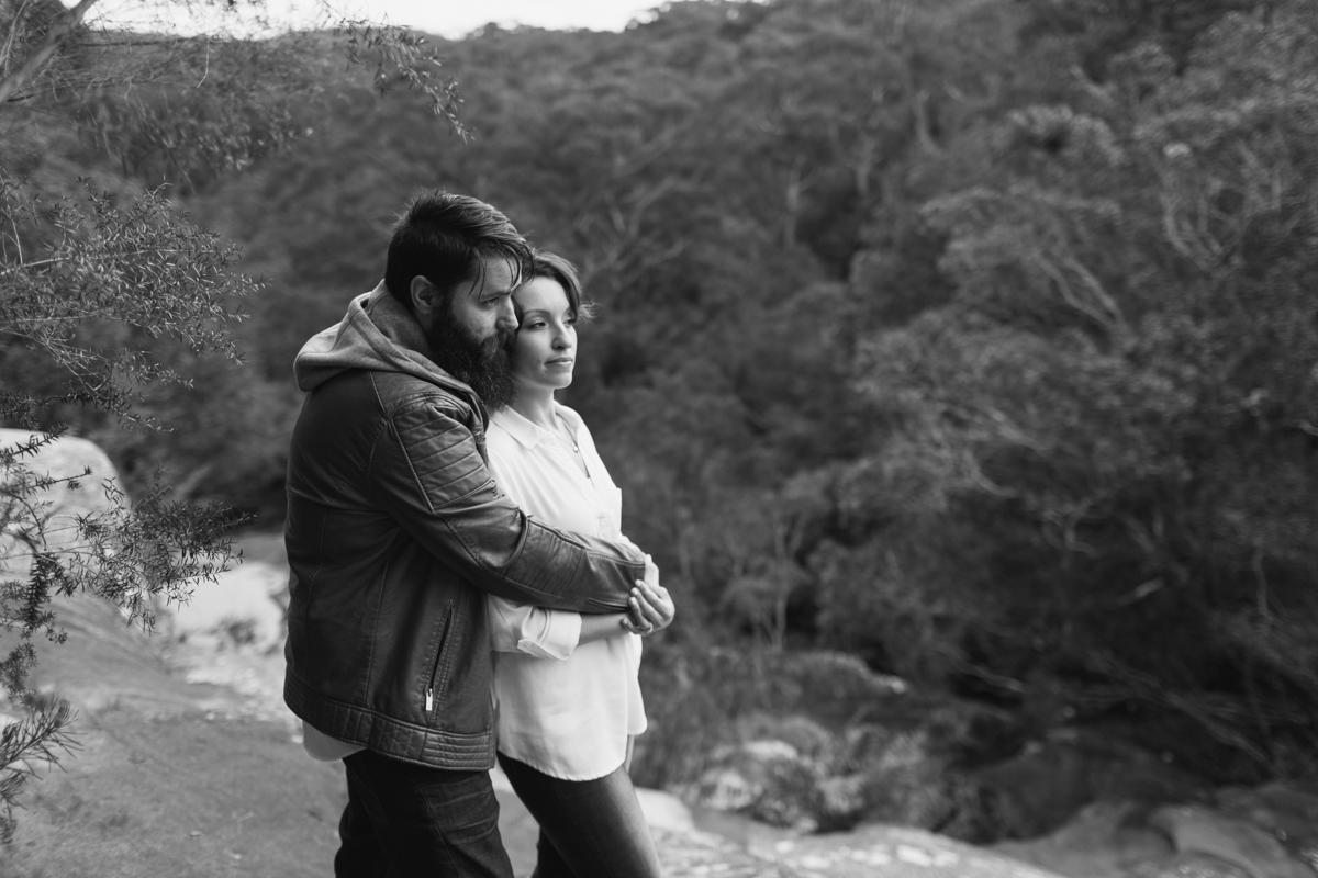 016_beautiful couple overlook somersby falls captured by central coast photographer