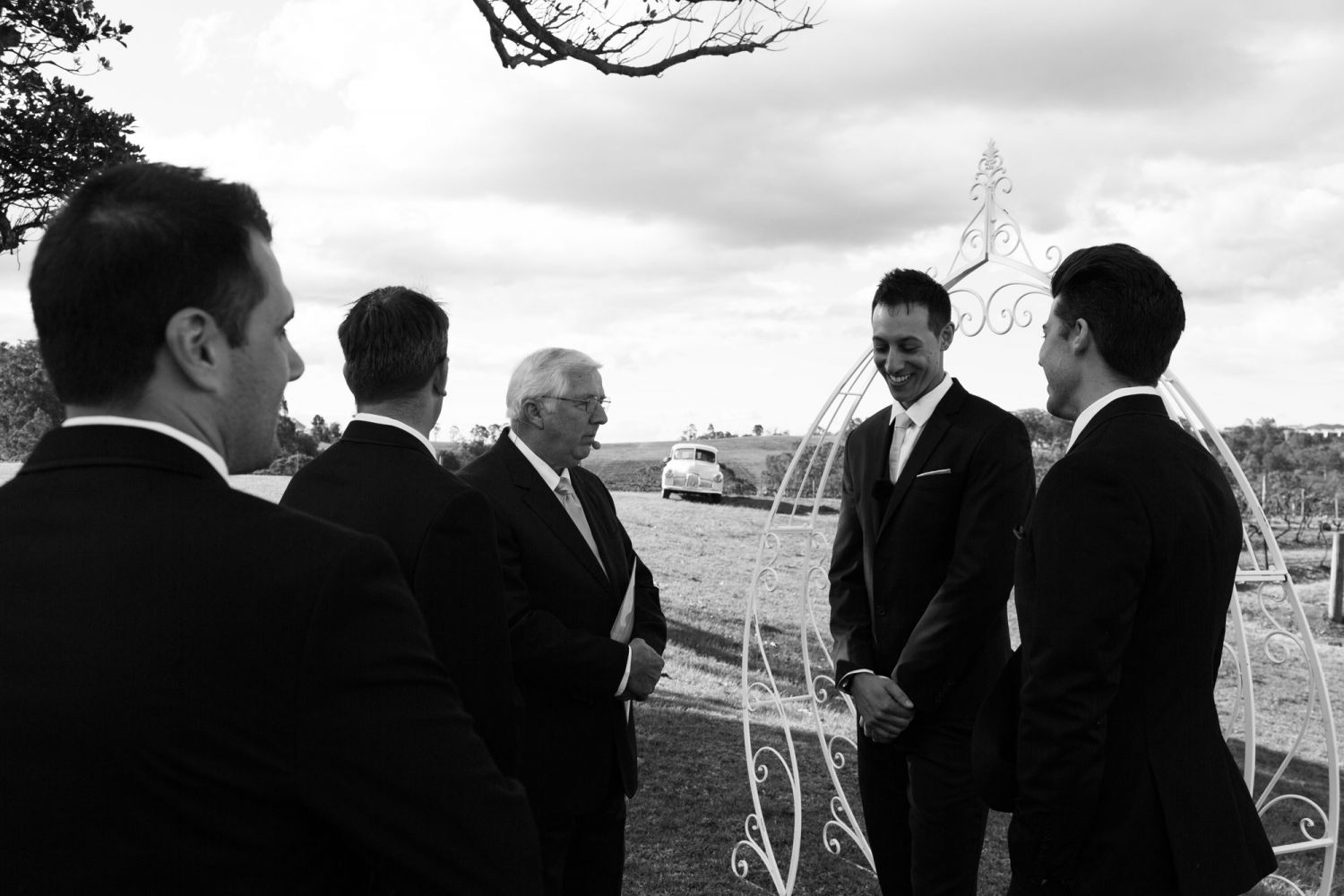 4_wedding-photographer-captures-groom-waiting-for-bride-at-lindemans-in-the-hunter-valley